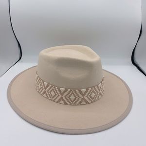 Olive and Pique cream wool hat